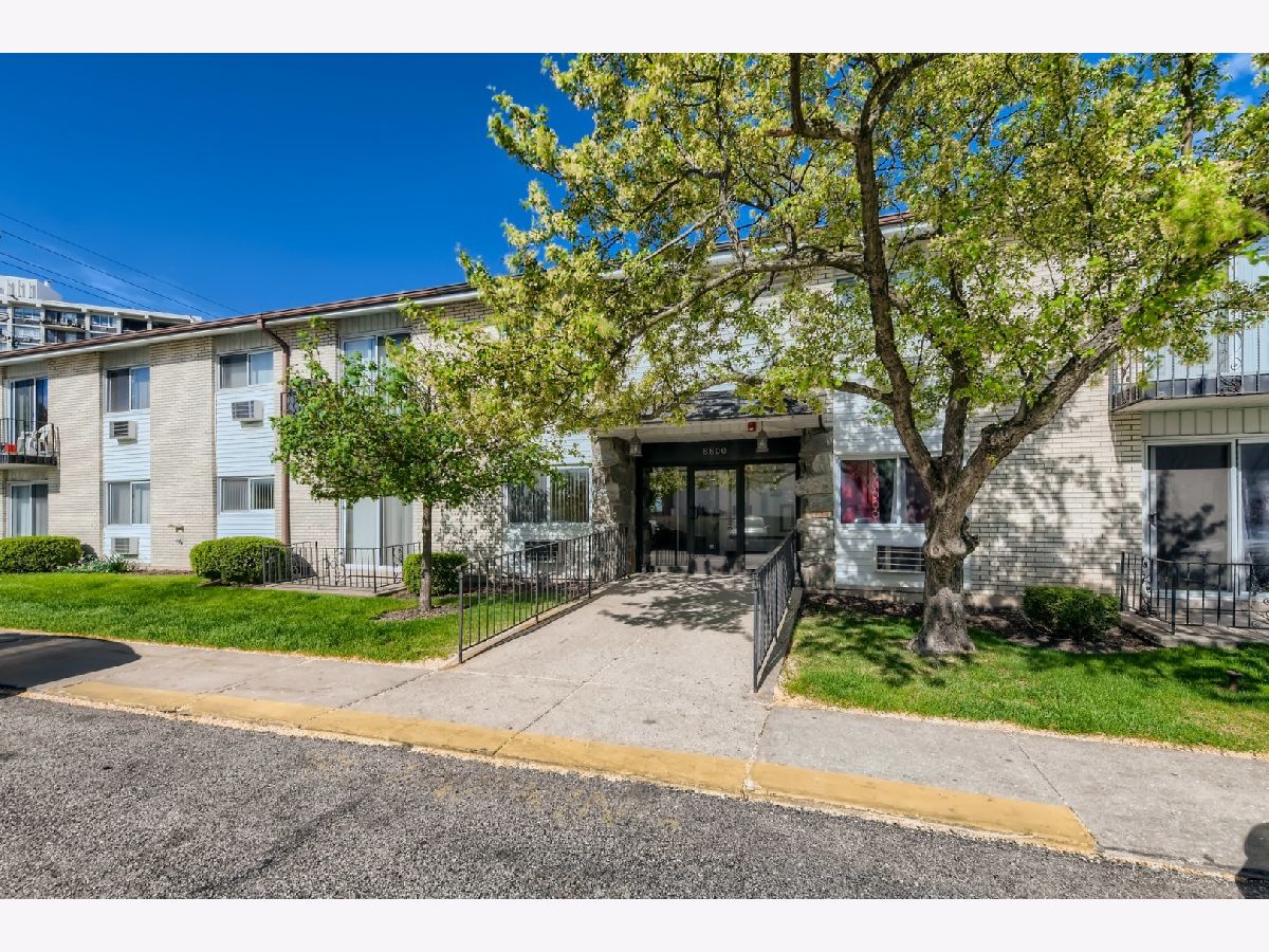 Courtland Square Des Plaines IL, Condominiums For Sale & For Rent