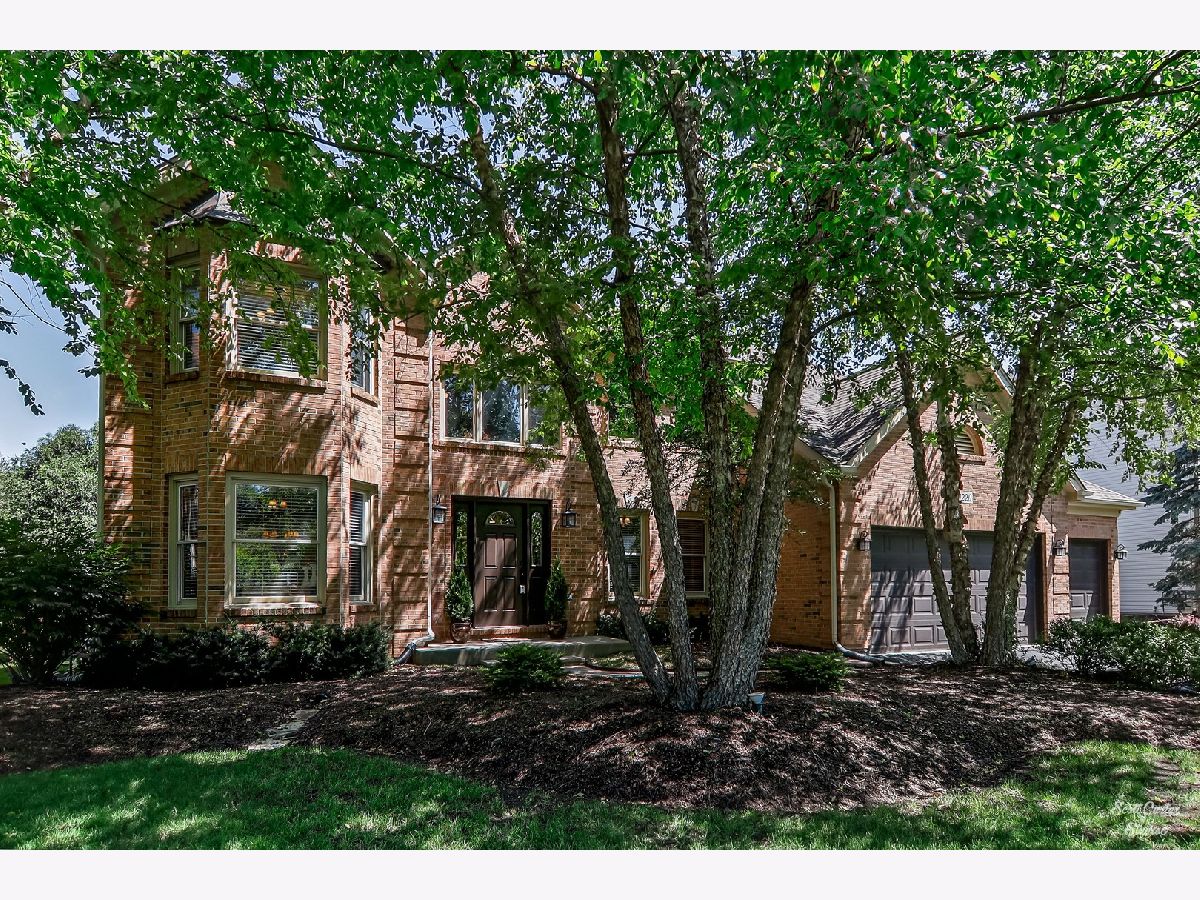 Homes Sold Hunters Ridge Crystal Lake Illinois, 1220 Williamsburg