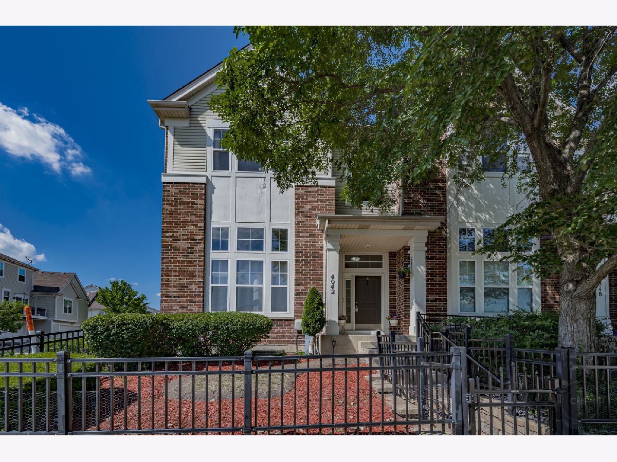 Townhomes & Condos Sold The Plaza On New York Aurora Illinois, 4042 Gabrielle