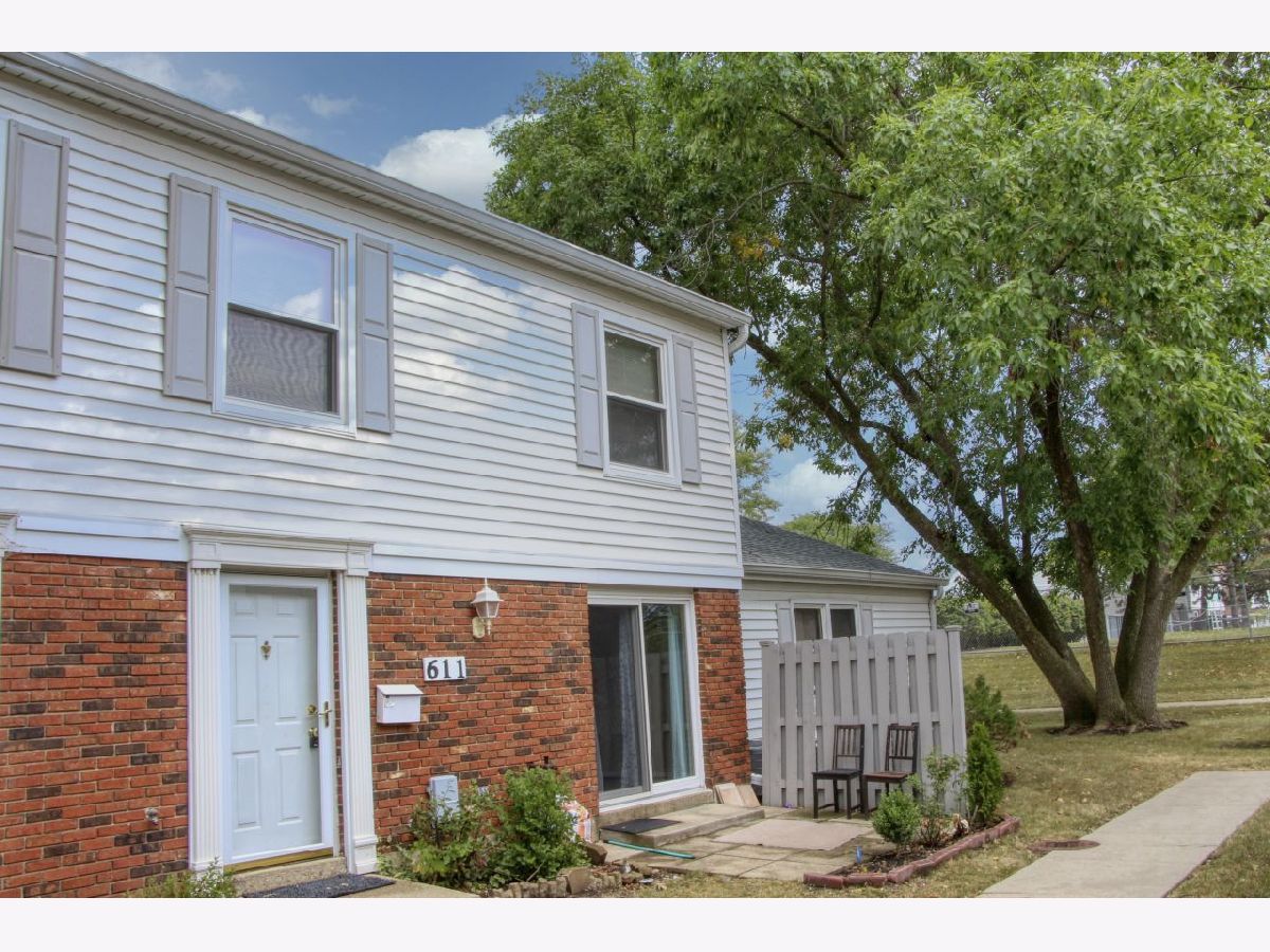 Townhomes & Condos Rented Sheffield Manor Schaumburg Illinois, 611 Academy