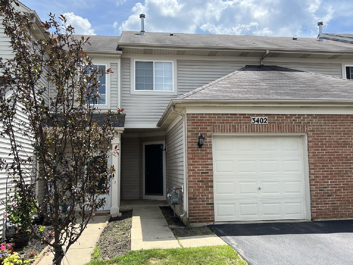 Townhomes & Condos & Homes Rented Shenandoah Carpentersville Illinois, 3402 Blue Ridge