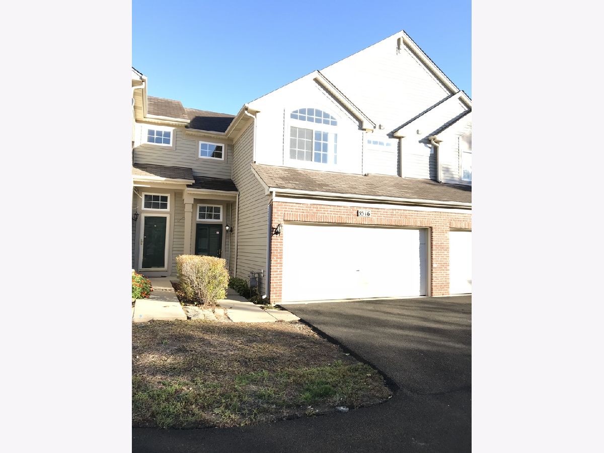 Townhomes & Condos & Homes Rented Shenandoah Carpentersville Illinois, 3516 Blue Ridge