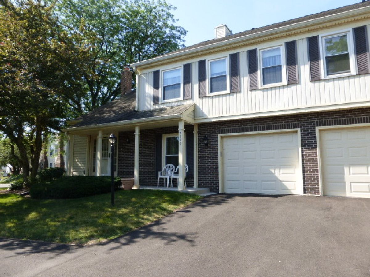 Townhomes & Condos Sold College Hill Schaumburg Illinois, 2698 College Hill