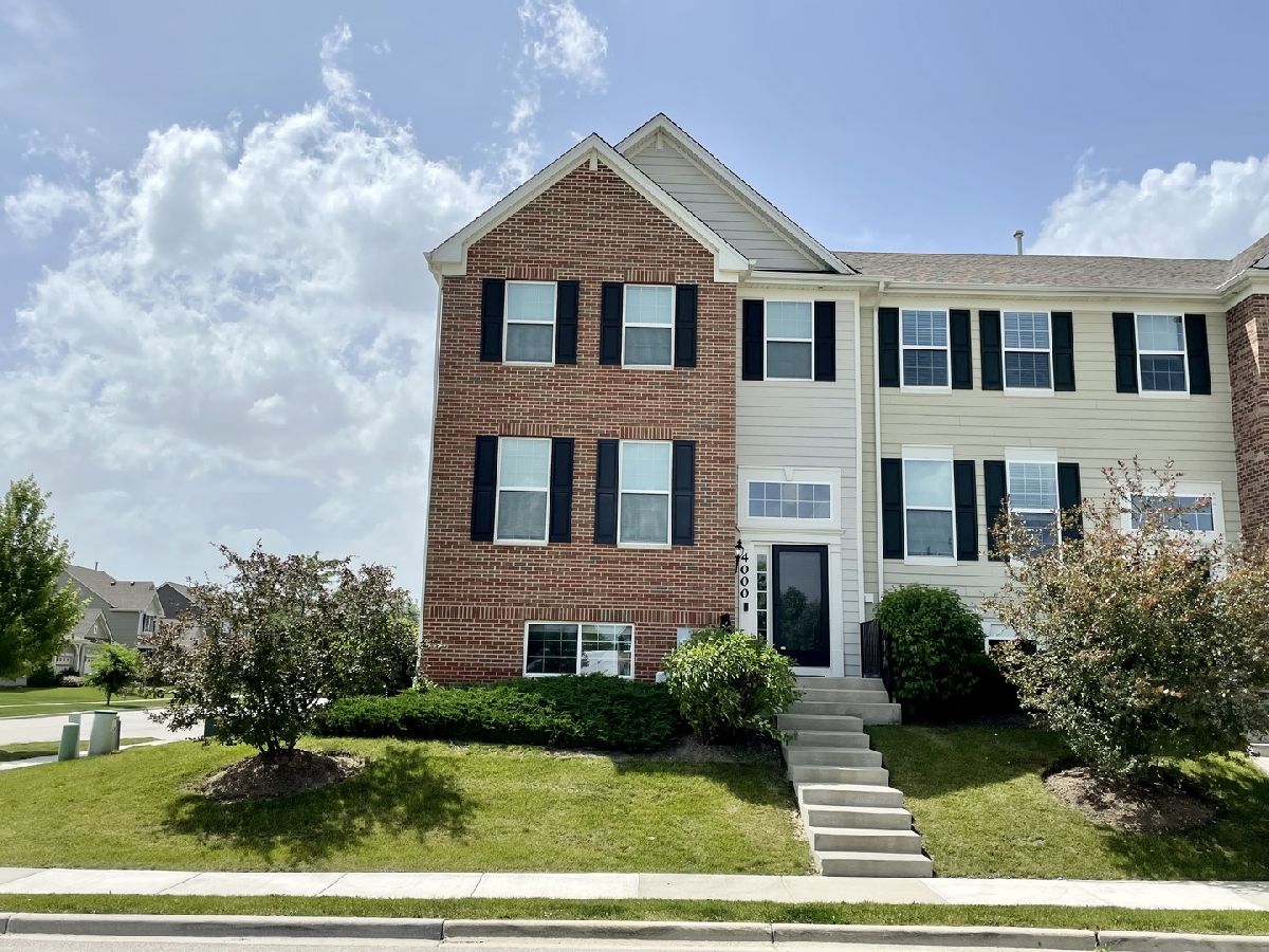 Homes & Townhomes Sold Cedar Grove Elgin Illinois, 4000 Pompton