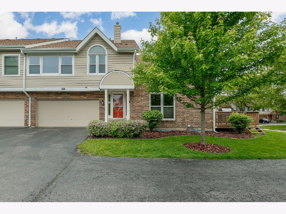 Townhomes Sold Bailey Park Darien Illinois, 8011 Barrymore