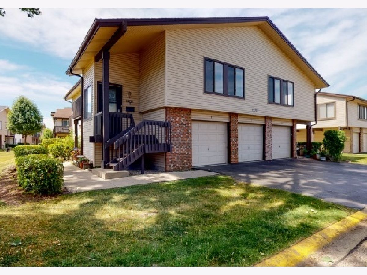 Townhomes & Condos Sold Larkspur Hanover Park Illinois, 7533 Bristol