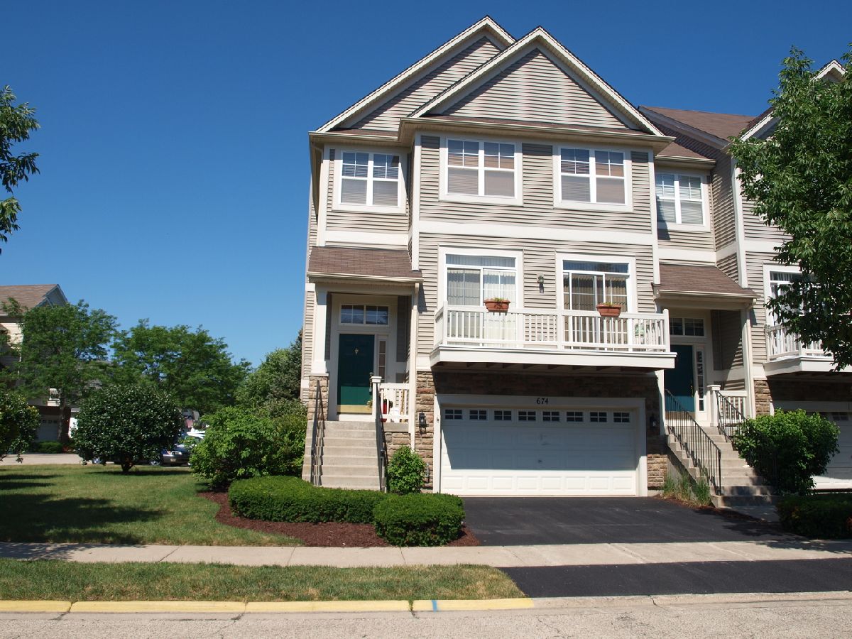 Townhomes Sold Cambridge At Waters Edge Grayslake Illinois, 674 Shoreline
