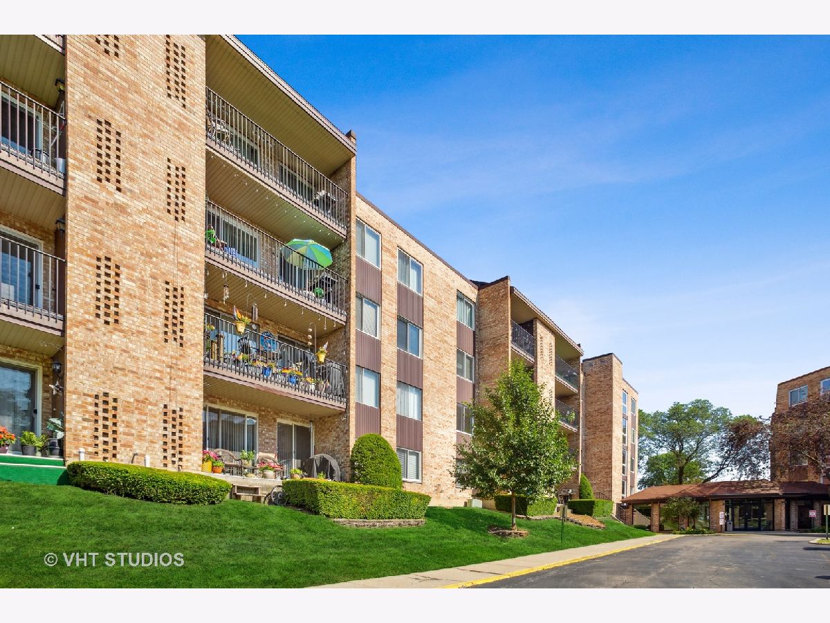 Condominiums Sold Huntington Commons Mount Prospect Illinois, 502 Huntington Commons