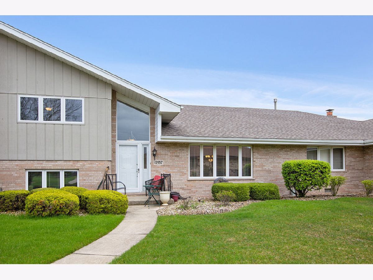 Eagle Ridge Orland Park IL, Townhomes & Condos & Homes For Sale & For