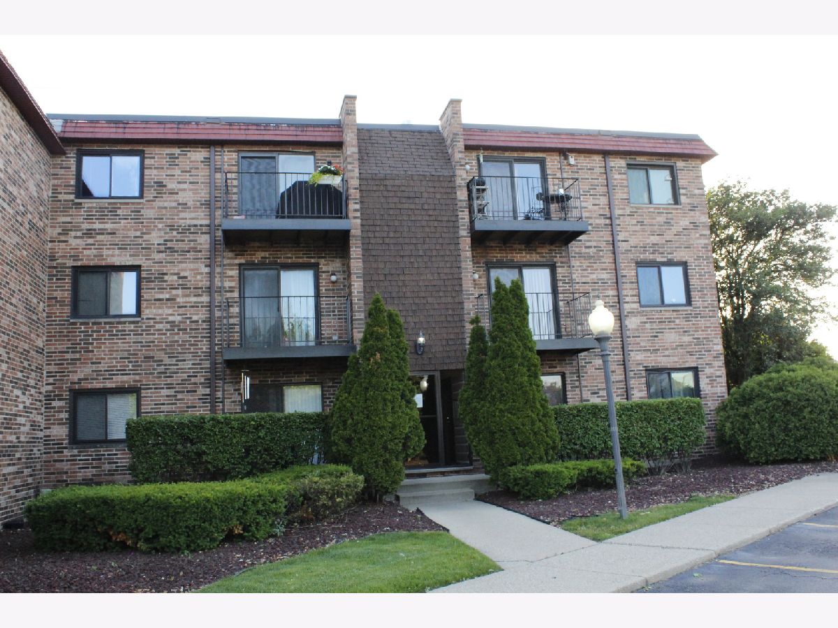 Condominiums Sold Cinnamon Cove Mount Prospect Illinois, 1761 Algonquin