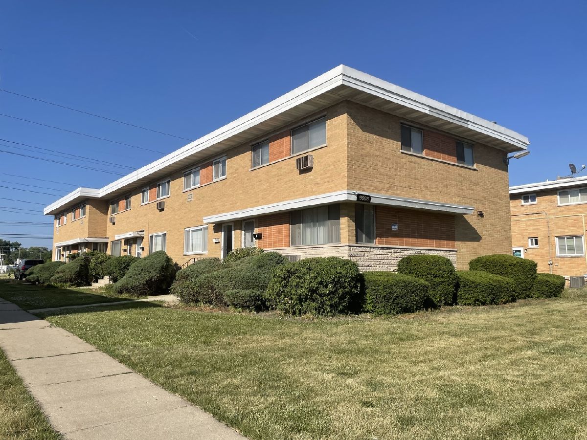 Townhomes & Condos Sold Greenwood Park Des Plaines Illinois, 8668 Gregory