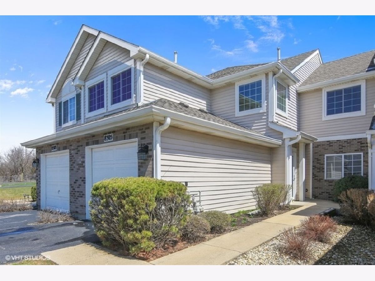 Townhomes & Condos Rented Reflections Darien Illinois, 8305 Sweetwater