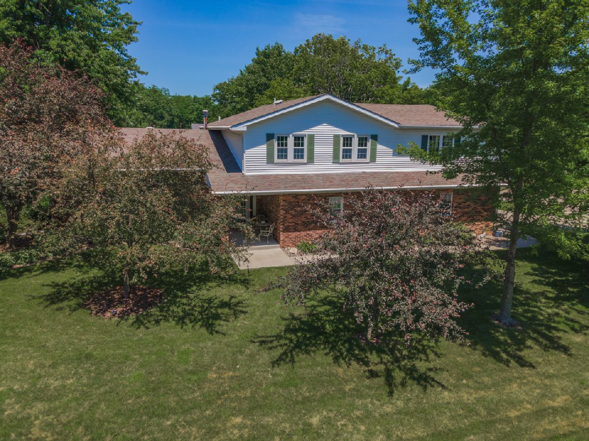 Homes & Condos & Townhomes Sold Brentwood Bloomington Illinois, 19333 Nottingham