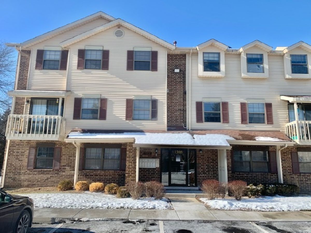 Condos & Townhomes Rented Jefferson West Naperville Illinois, 1508 Jefferson