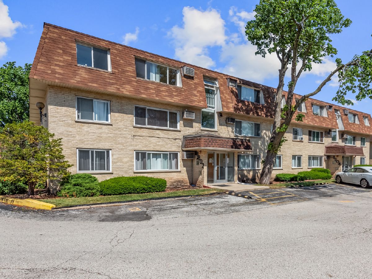 Condominiums Sold Briar Court Condominiums Des Plaines Illinois, 8802 Briar
