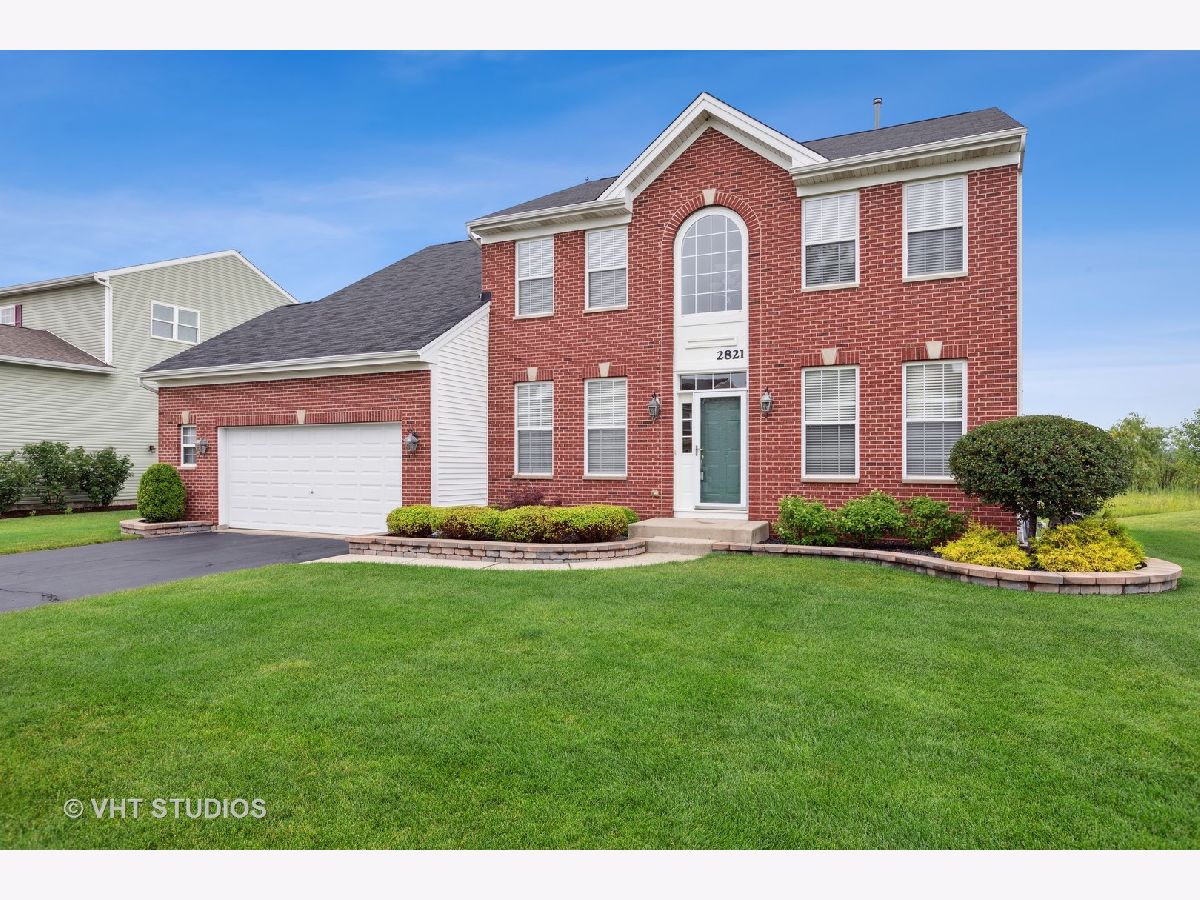Homes & Condos & Townhomes Sold Sonatas Woodstock Illinois, 2821 Haydn