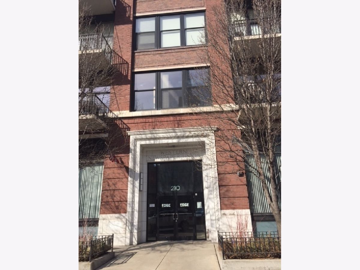 Condominiums Rented The Edge Chicago Illinois, 210 Des Plaines
