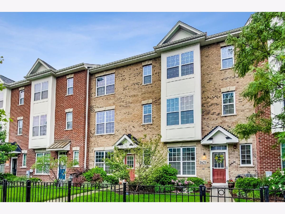 Townhomes & Condos Sold Church Street Village Evanston Illinois, 1623 Church