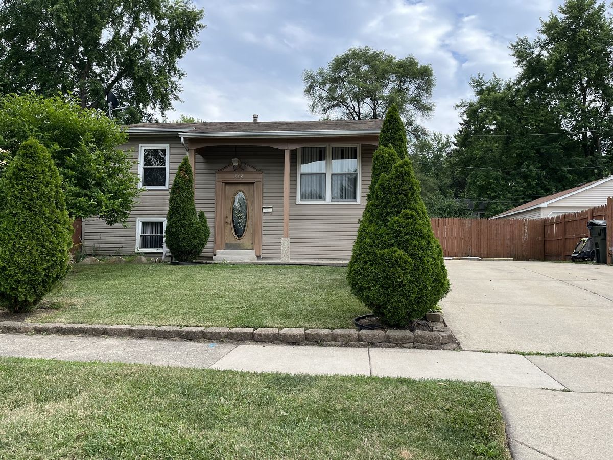Homes Sold Lincolnwood Manor Carpentersville Illinois, 737 Southwind