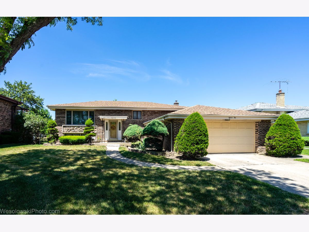 Homes Sold Green Ridge Addison Illinois, 1510 Amelia