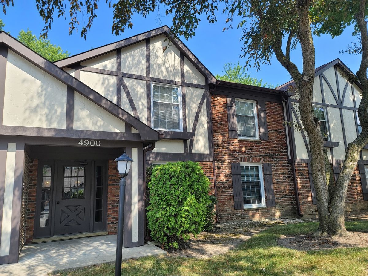 Condominiums & Homes Rented Willow Bend Rolling Meadows Illinois, 4900 Kimball Hill