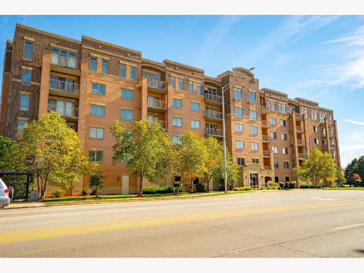 Condominiums & Homes Sold Wolf Ridge Northlake Illinois, 77 Wolf