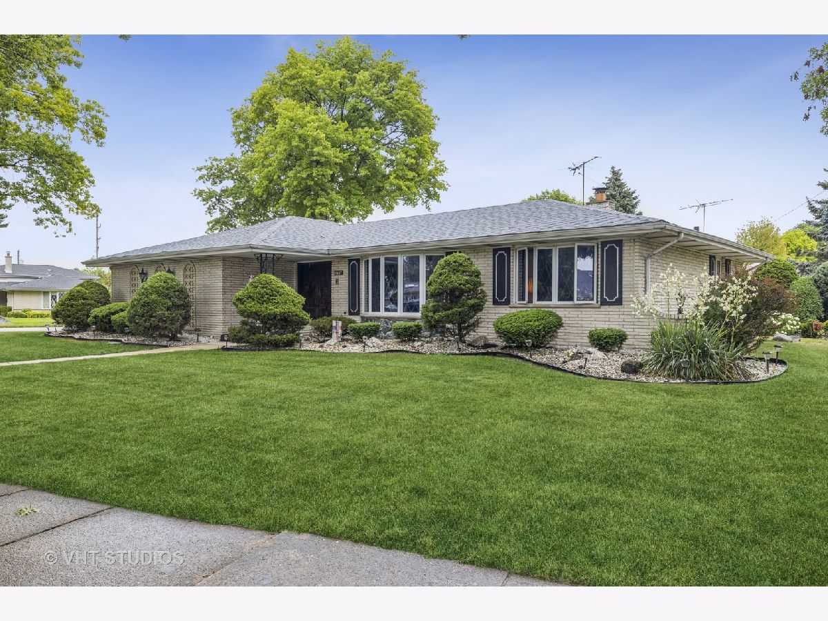 Homes & Condominiums Sold Crawford Gardens Oak Lawn Illinois, 9117 Kedvale