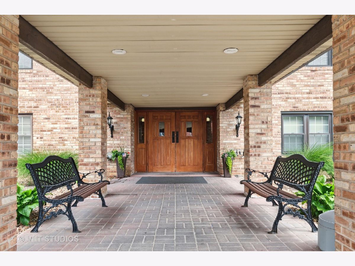 Condominiums Sold Parkwood Westmont Illinois, 475 Cass