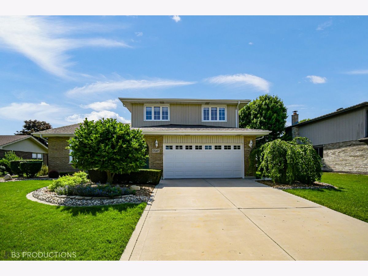 Townhomes & Homes Sold Pheasant Chase West Tinley Park Illinois, 17648 Pheasant