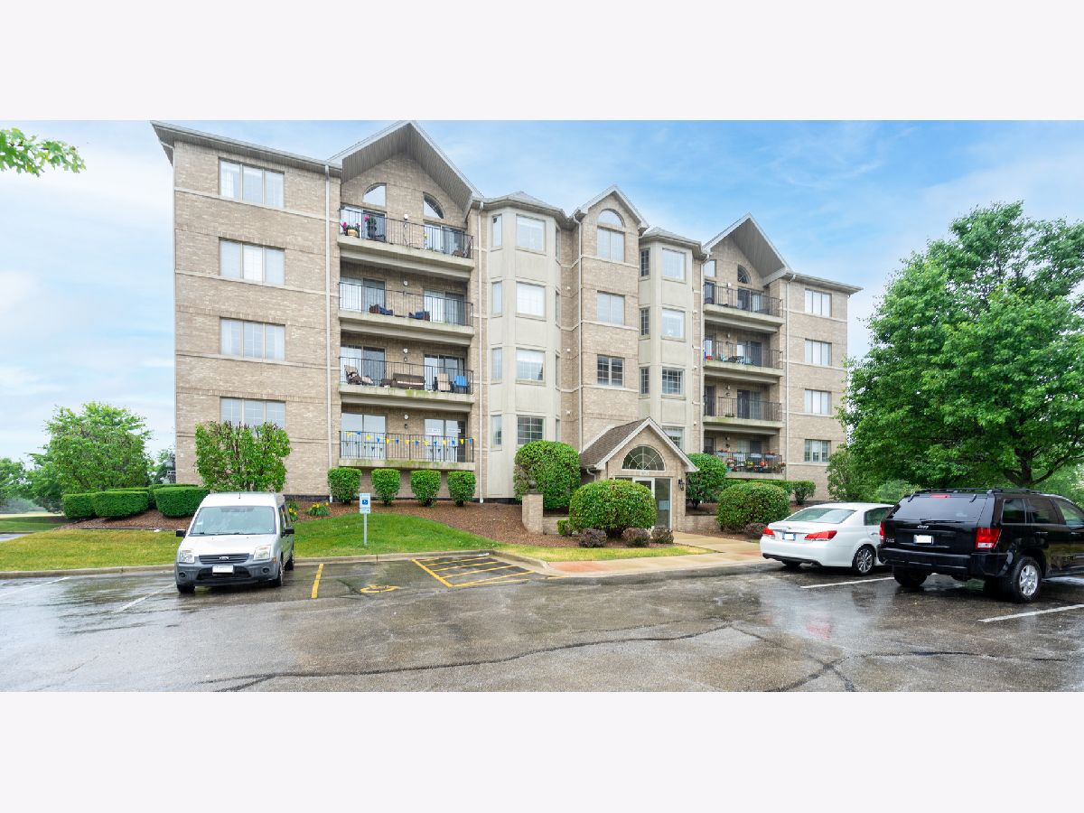Homes & Condominiums Sold Goodings Grove Unit 4 Homer Glen Illinois, 14150 Sheffield