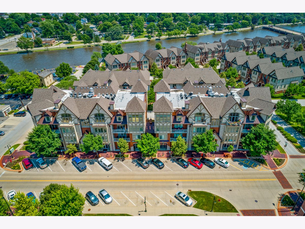 Condos & Townhomes Sold Milestone Row St Charles Illinois, 450 1st