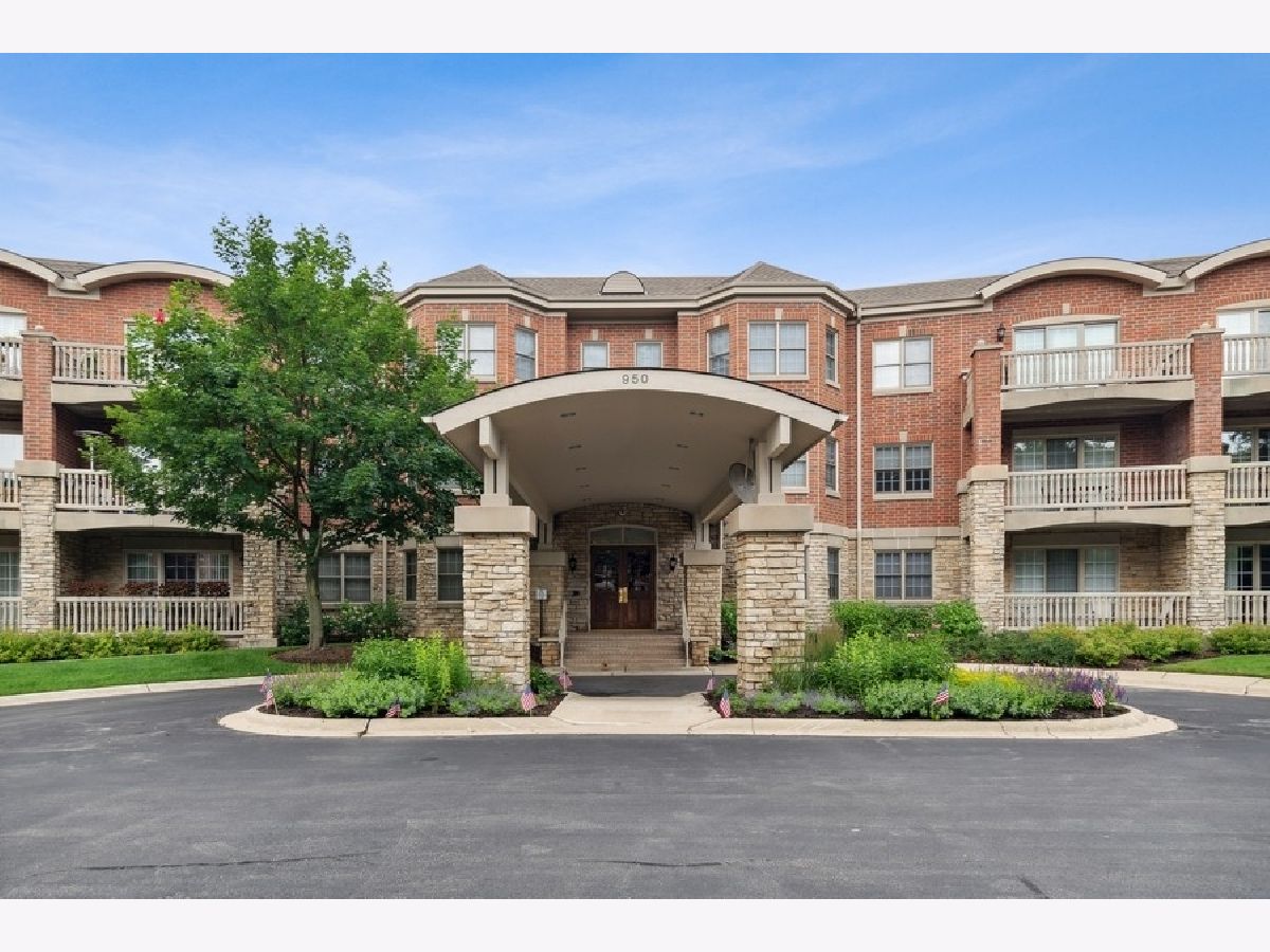 Condominiums & Homes Sold Legacy Club Highland Park Illinois, 950 Augusta