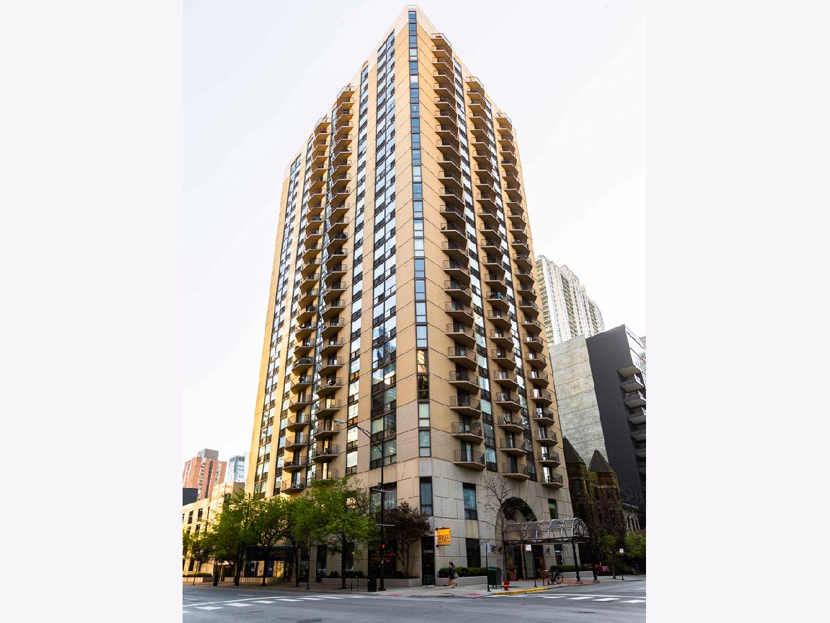 Condominiums Sold Hermitage Chicago Illinois, 70 Huron