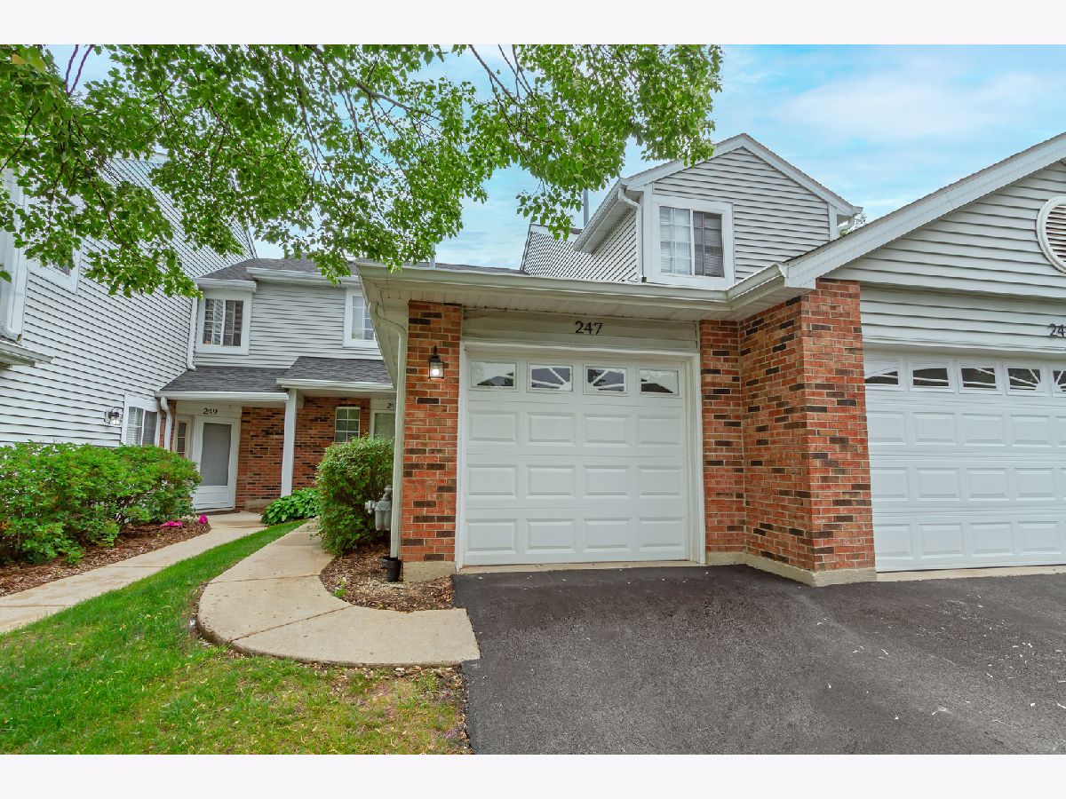 Townhomes & Condos Sold Sussex Square Streamwood Illinois, 247 Brittany