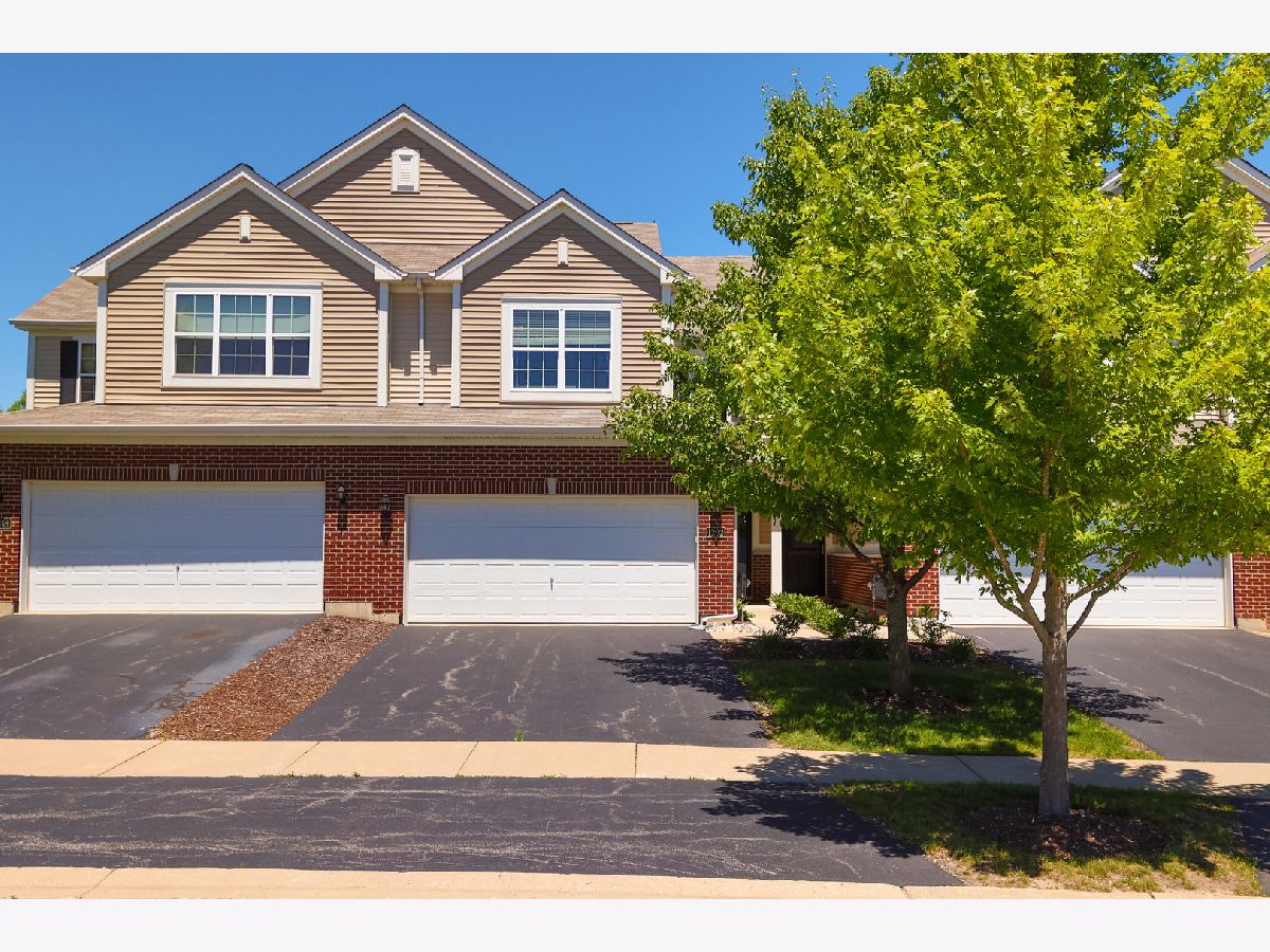 Townhomes Sold Savannah Crossing Aurora Illinois, 1292 Church