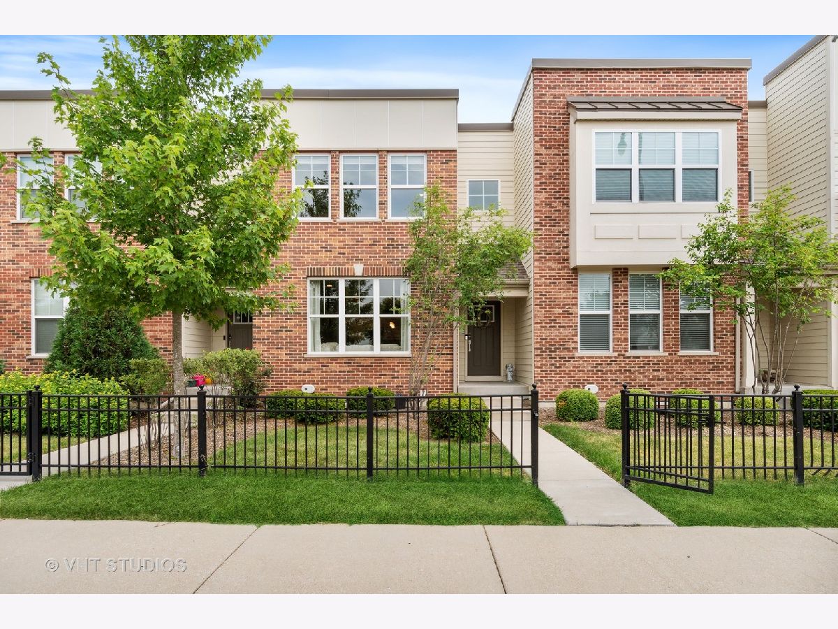Townhomes Sold Union Square Aurora Illinois, 976 Station