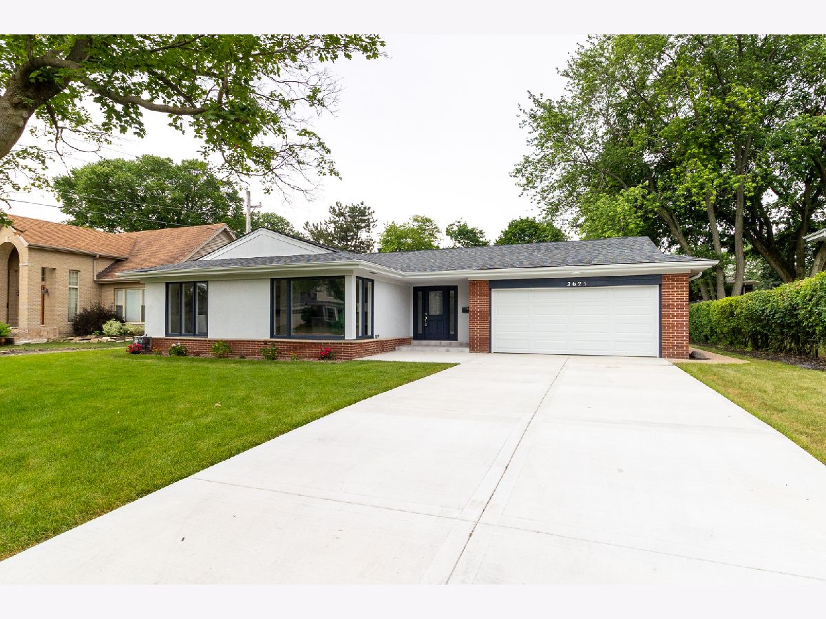 Homes Sold Knolls Northbrook Illinois, 2625 Appletree