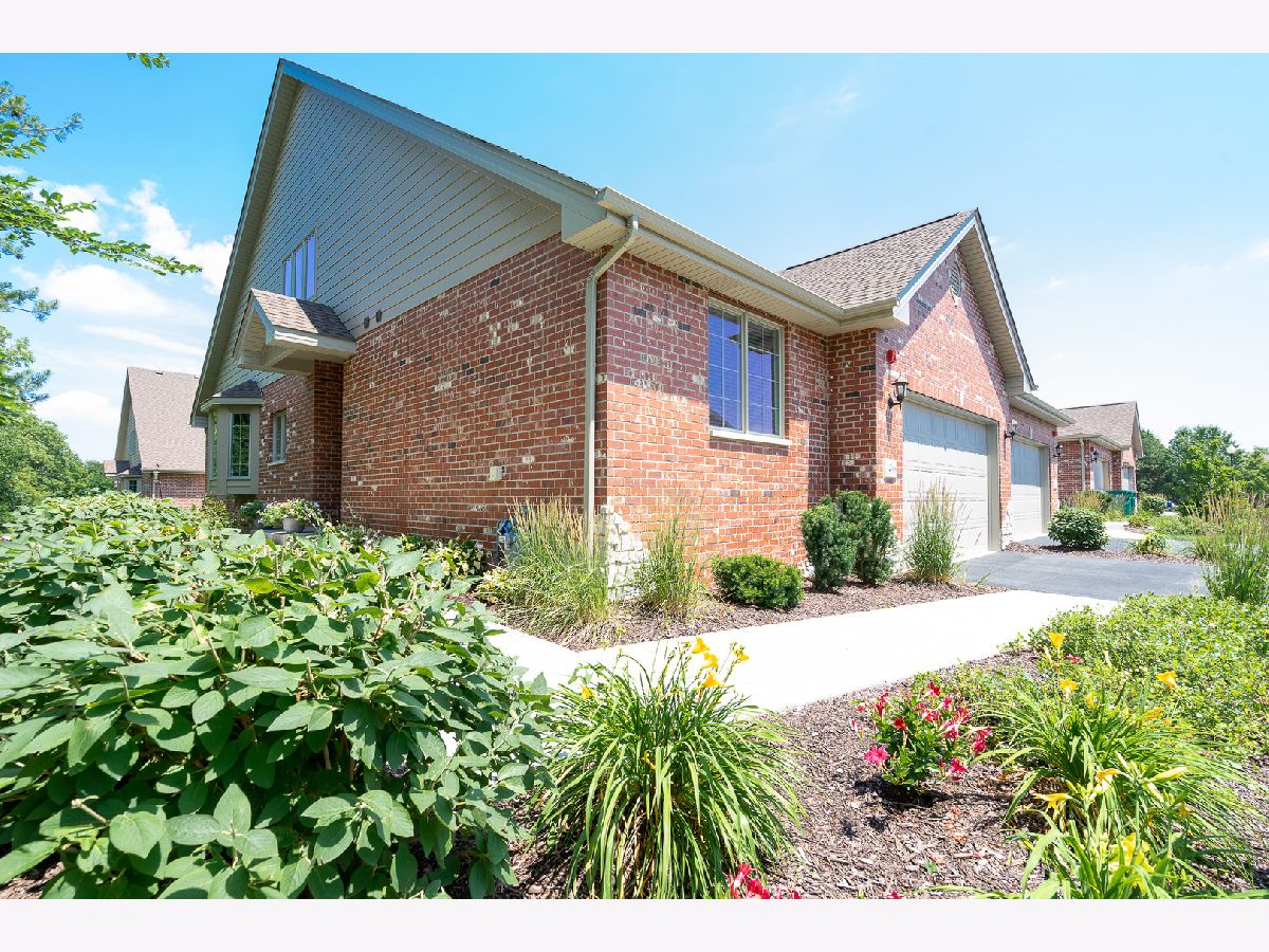 Townhomes Sold Hawthorne Preserves Lockport Illinois, 14966 Preserve