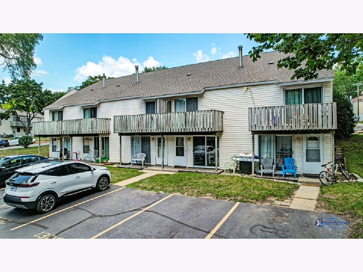 Townhomes & Condos & Homes Sold Hidden Glen Fox Lake Illinois, 130 Cora