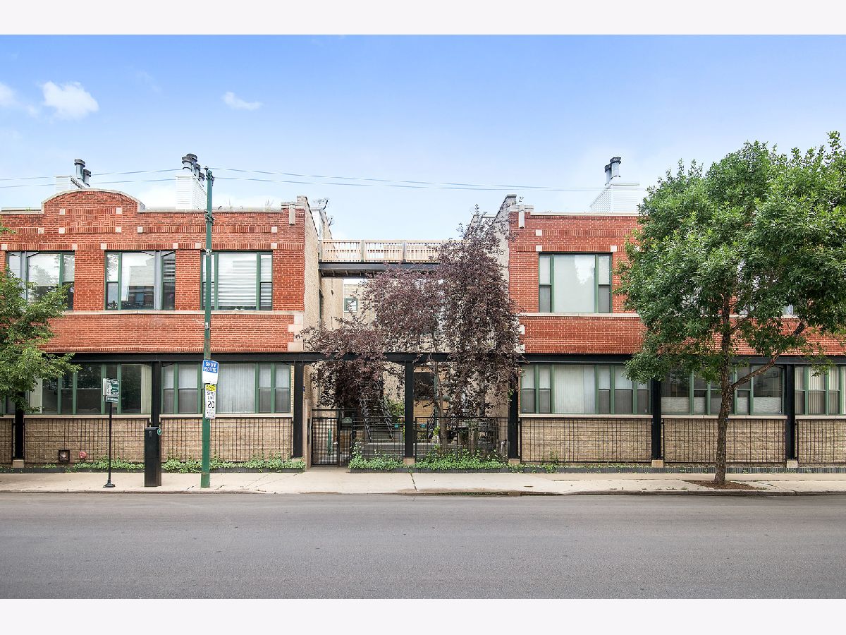Townhomes & Condos Rented Vinery Lofts Chicago Illinois, 2943 Lincoln