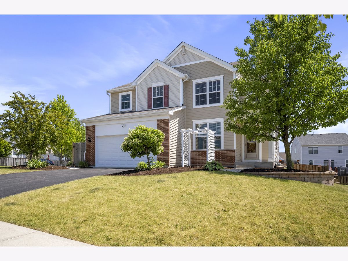 Homes & Condos & Townhomes Sold Summerfield Of Minooka Minooka Illinois, 1515 Elysium