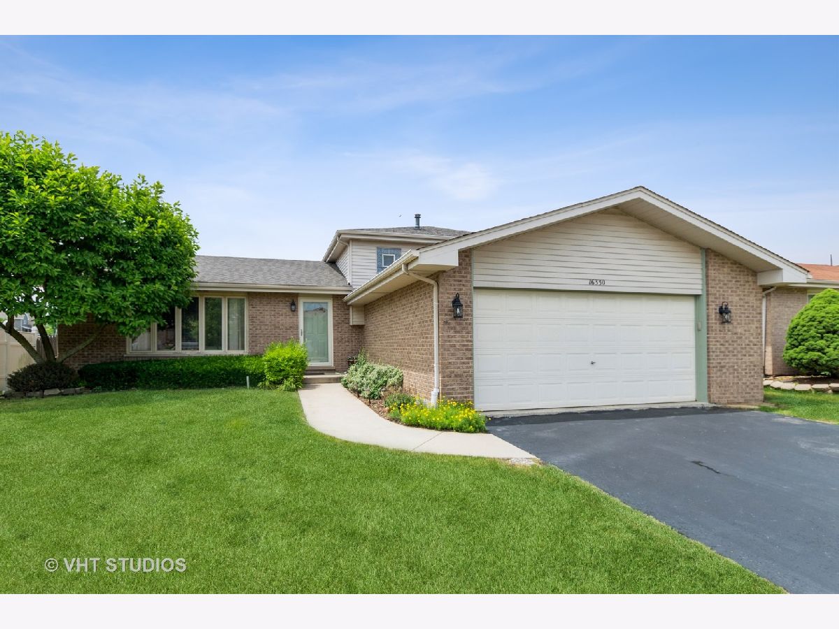 Homes Sold Pepperwood Orland Hills Illinois, 16330 Terrace