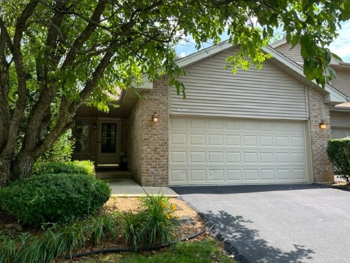 Townhomes Rented Nottingham Woods Orland Park Illinois, 16501 Nottingham