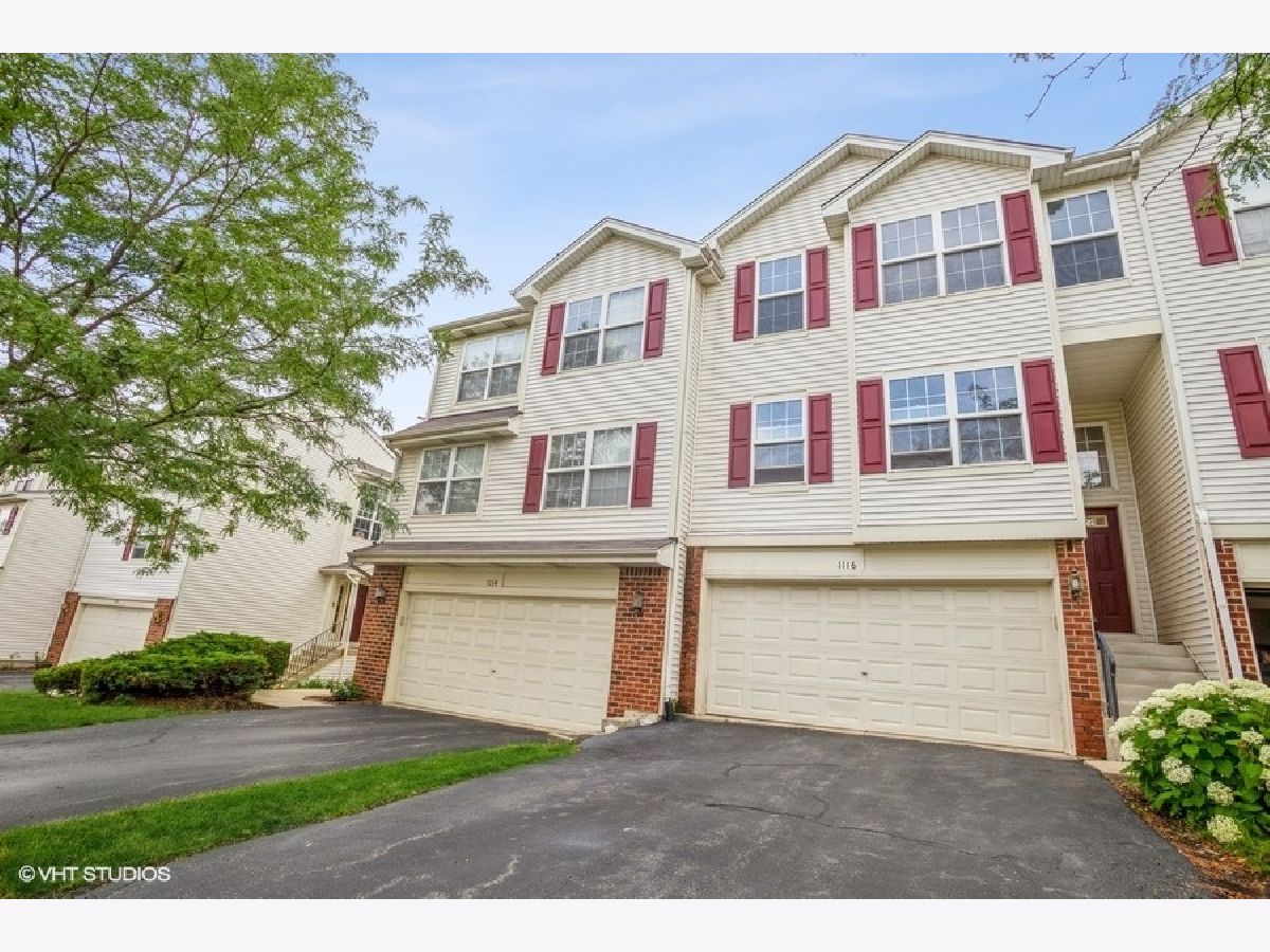 Townhomes Sold Villas Of Red Oaks Glendale Heights Illinois, 1116 Shorewood