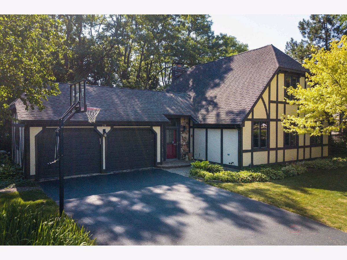 Homes Sold Blueberry Hill Libertyville Illinois, 210 Pond Ridge