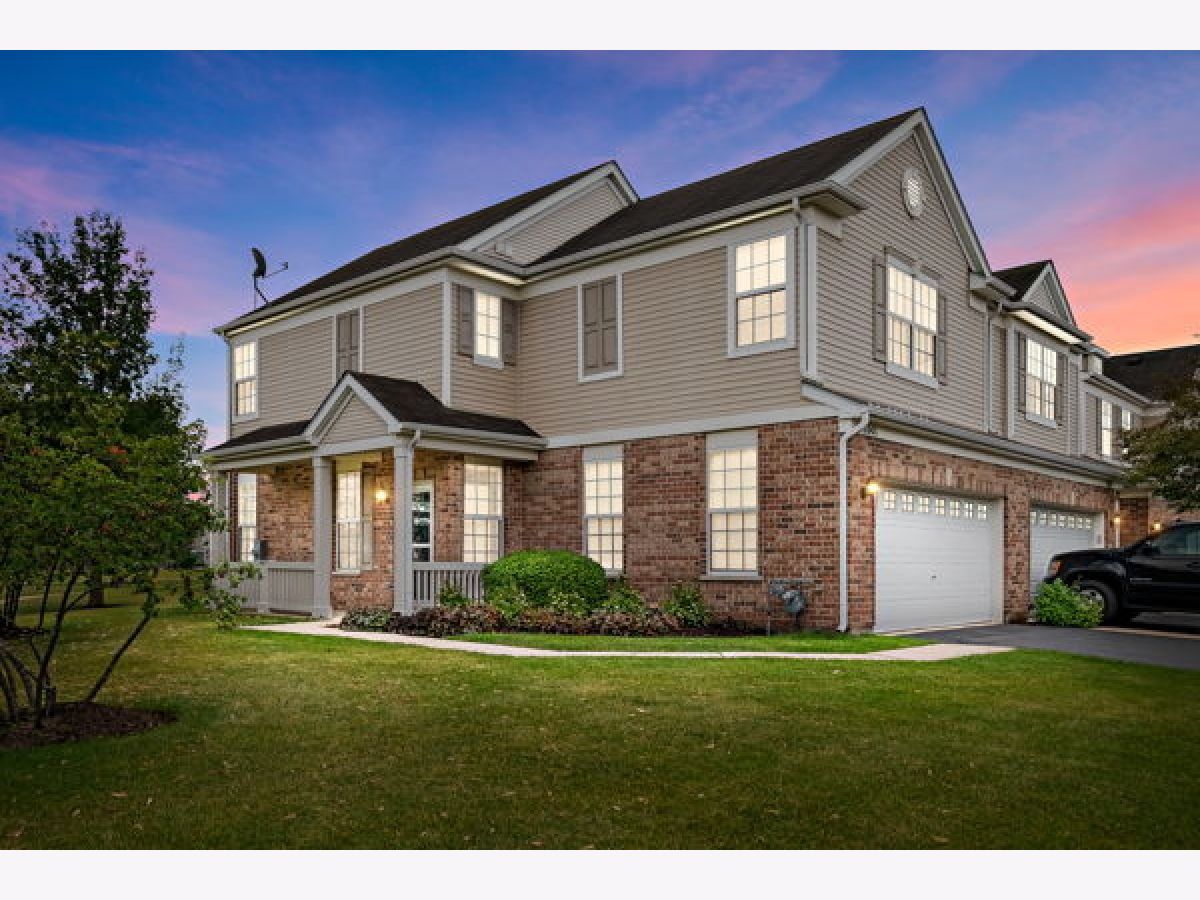 Townhomes & Homes Sold Evergreen Park Mchenry Illinois, 2601 Evergreen