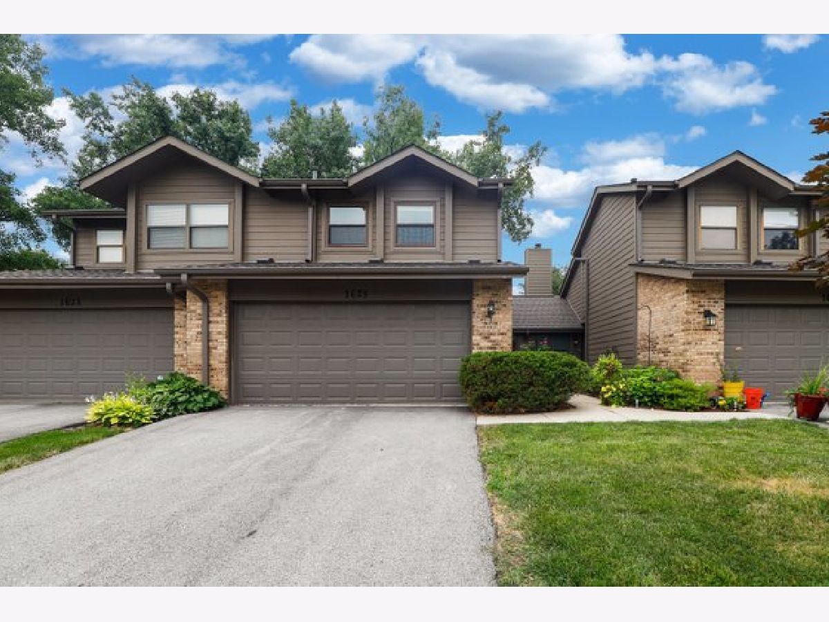 Townhomes & Homes Sold Sawmill Creek Darien Illinois, 1625 Wildwood
