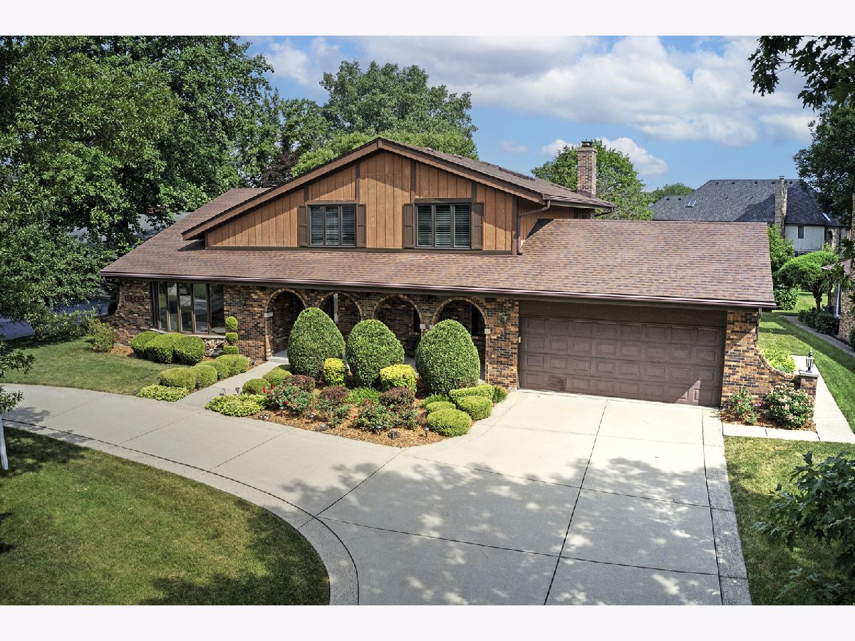 Homes Sold Burr Oaks Glen North Burr Ridge Illinois, 11512 Woodglen
