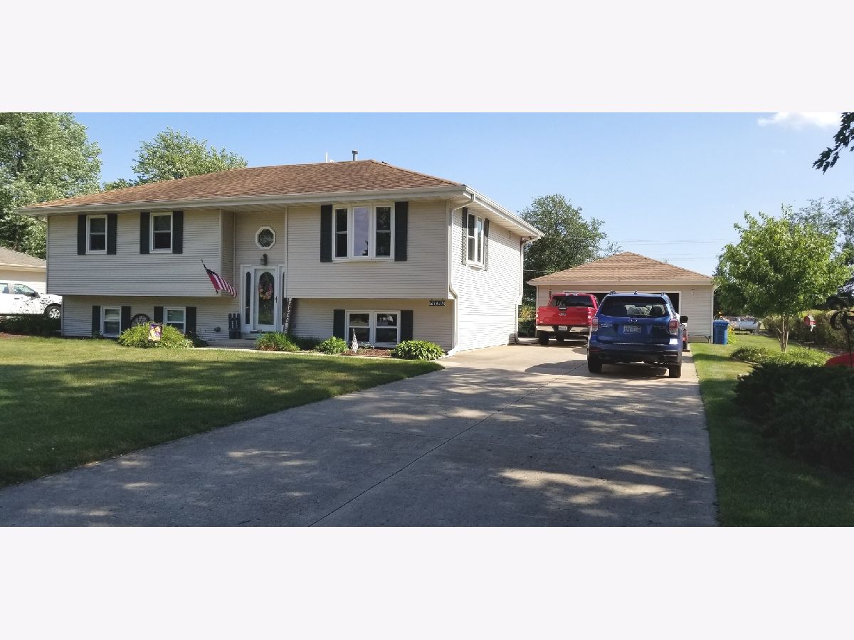 Homes & Condos & Townhomes Sold Lily Cache Plainfield Illinois, 23433 Link