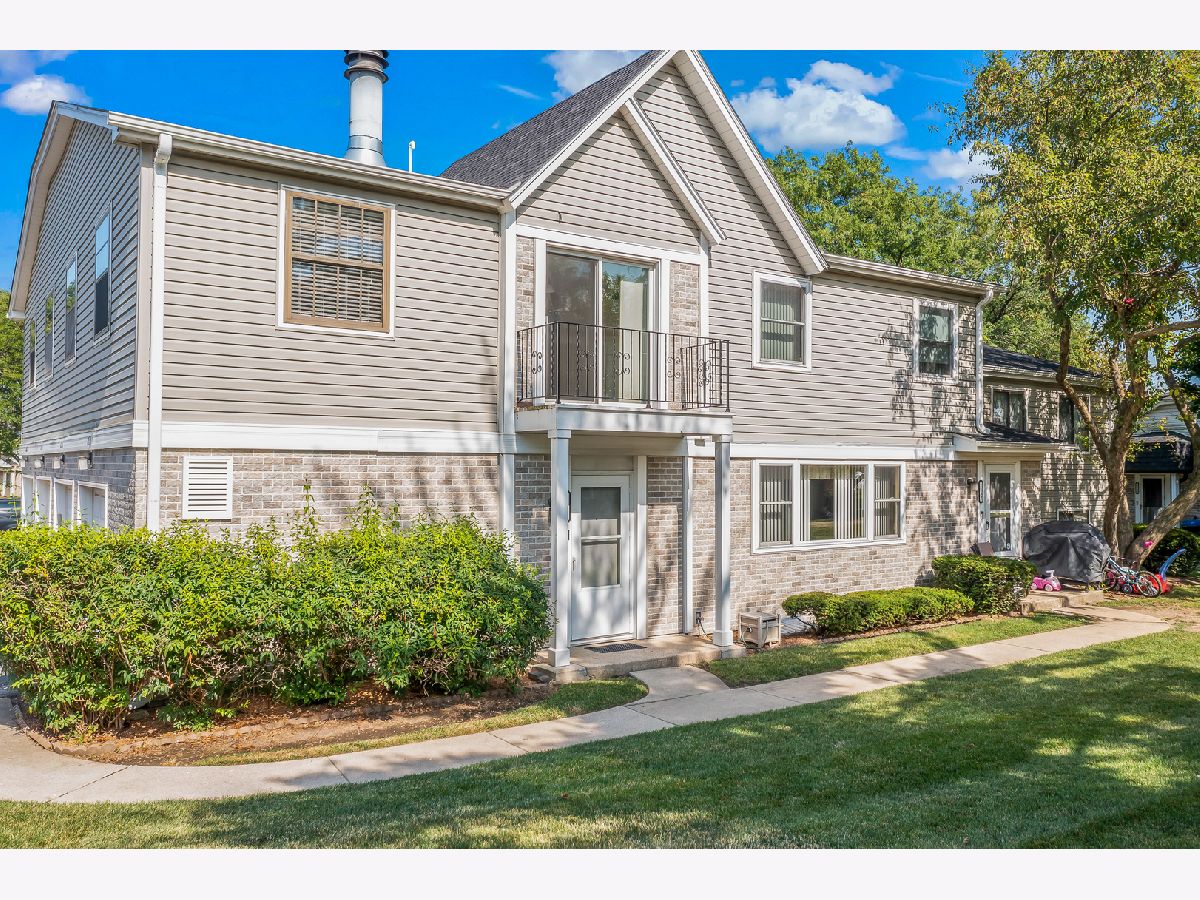 Townhomes & Condos Sold Inverrary West Palatine Illinois, 2134 Ginger Creek